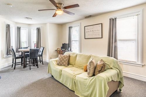 31 Atwater Ave, Derby CT 06418-1409 exterior