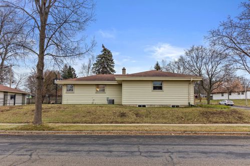 9826 Langlade St, Milwaukee WI 53225-1014 exterior