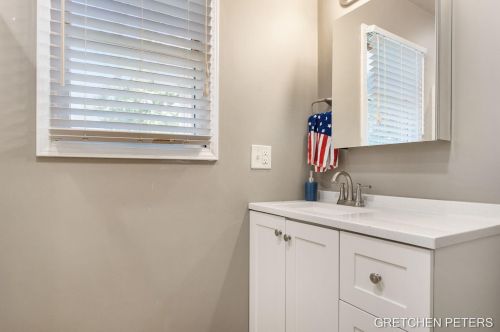 527 Academy St, Allegan MI 49010-1455 exterior