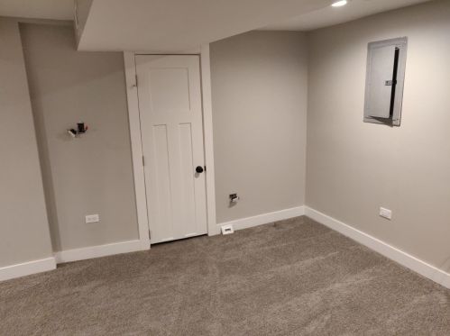 10814 Eberhart Ave, Chicago IL 60637-2403 exterior