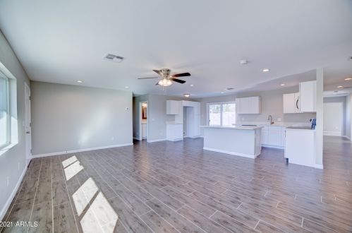 1942 Campo Bello Dr, Phoenix AZ 85032-2051 exterior