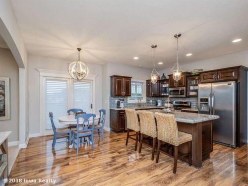 3502 161st St, Des Moines, IA 50323-2589