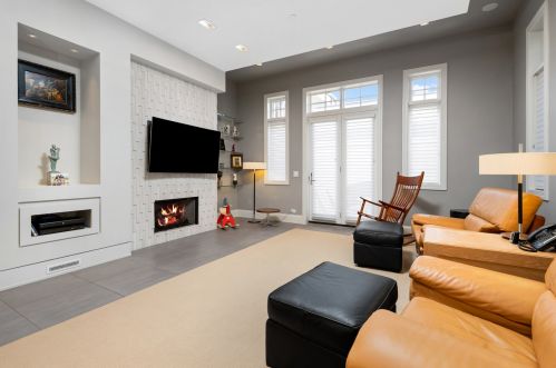 1950 Orch St, Chicago IL 60614-5495 exterior