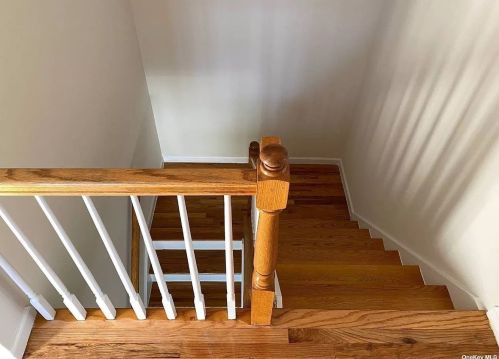 202 Gibson Blvd, Valley Stream NY  11581-3324 exterior