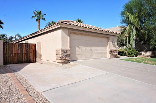364 Goldfinch Way, Chandler AZ  85286-4552 exterior