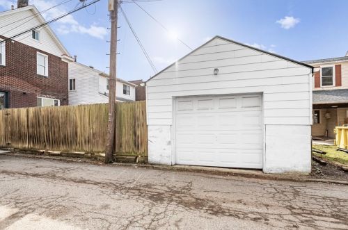 407 Center Ave, Pittsburgh PA  15215-3022 exterior