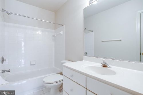 1588 Highland Glen Pl, Mc Lean VA  22101-4159 exterior