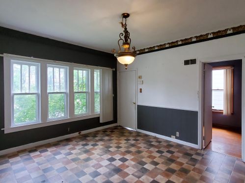 2531 11th St, Milwaukee, WI 53215-3331