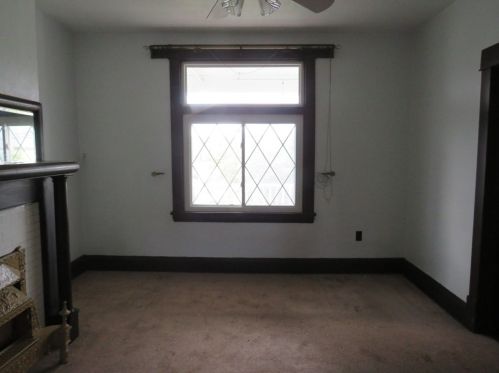 123 Calhoun Ave, Pittsburgh PA  15210-3637 exterior