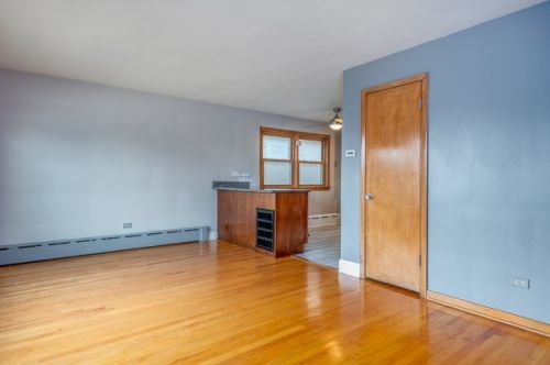 5016 Cicero Ave, Chicago, IL 60638-2117