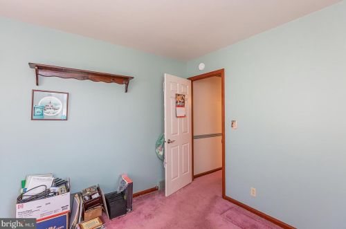 140 Longfellow Dr, Lancaster PA 17602-4048 exterior