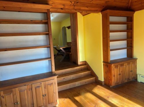 5 Longmeadow Ave, Middletown RI 02842-5247 exterior