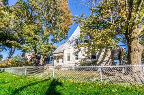 137 Gardner St, Boston, MA