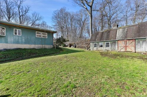 8 Pheasant Dr, Armonk, NY 10504-1320