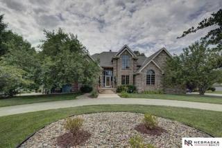 712 Polk St, Omaha NE  68046-4338 exterior