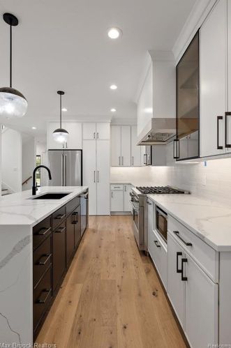 1605 Stanley Blvd, Bham MI 48009-4141 exterior