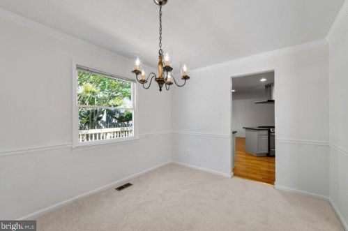 5307 Gln Grn Ct, Alexandria VA 22315-4230 exterior