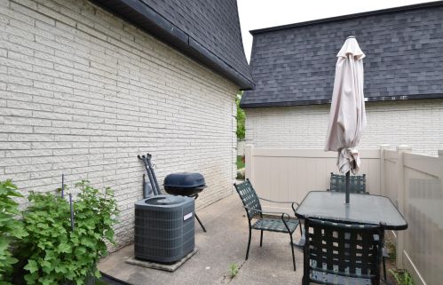 4119 Cherrywood Ln, Milwaukee WI 53209-1004 exterior