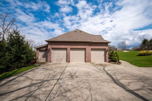 48 Mallard Dr, Pittsburgh PA 15238-1131 exterior