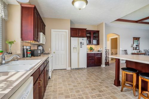 2309 Pleasant Pond Dr, Byron Township MI 49315-8488 exterior