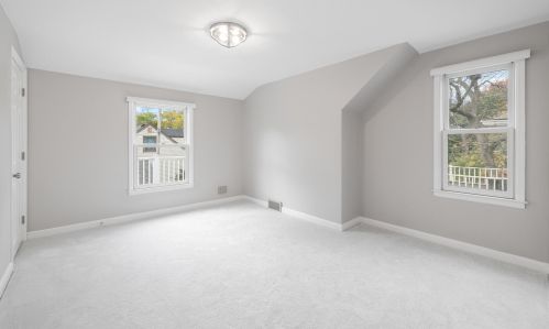 125 Montclaire Ave, Milwaukee WI 53217-4438 exterior