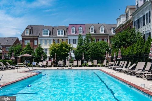 1201 Wilkes St, Alexandria VA 22314-5907 exterior