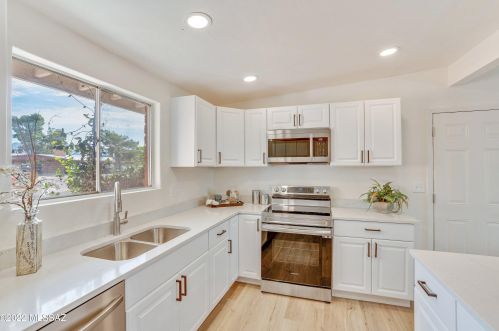 5936 Hawthorne St, Tucson AZ  85711-1528 exterior