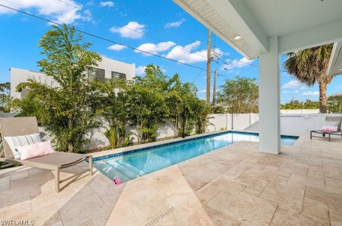 767 110th Ave, Naples FL 34108-1816 exterior