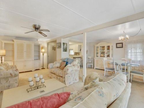 36 Del Prado St, Fort Pierce FL 34952-2850 exterior