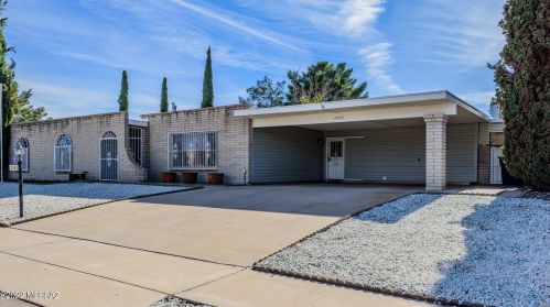 7652 Lurlene Dr, Tucson, AZ 85730-1820