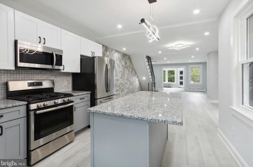 5827 15th St, Philadelphia, PA 19141-2501