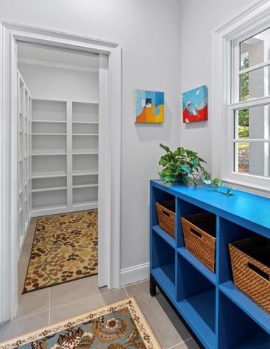 4152 Club Dr, Atlanta GA 30319-1116 exterior