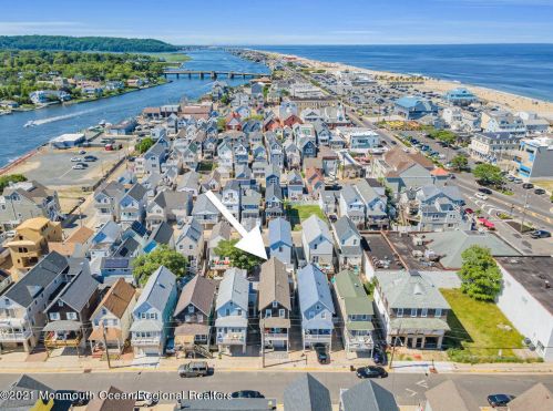 13 Ctr St, Locust NJ 07760-1712 exterior