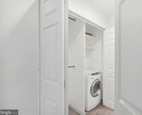 131 Greenwich St, Philadelphia PA 19147-6023 exterior