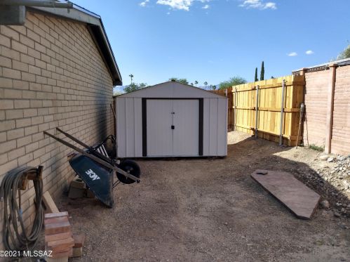 3091 Eastview Ave, Tucson AZ 85730-2931 exterior