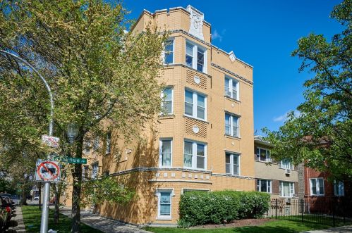 2744 Granville Ave, Chicago, IL 60659-1861