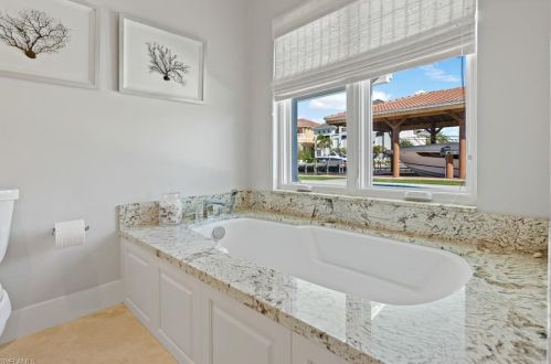 253 Conners Ave, Naples FL 34108-2124 exterior