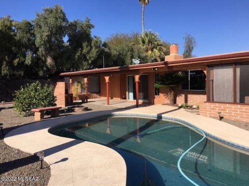 2251 Deer Trail Cir, Tucson, AZ 85710-8033