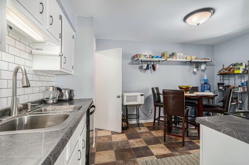 4762 Norfolk Cir, Kalamazoo MI  49024-3828 exterior