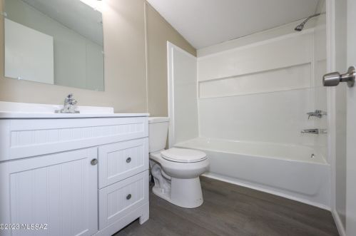 55 King Rd, Tucson AZ 85705-3217 exterior