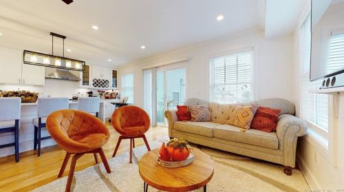 17 Maddox Ave, Milford CT 06460-6226 exterior