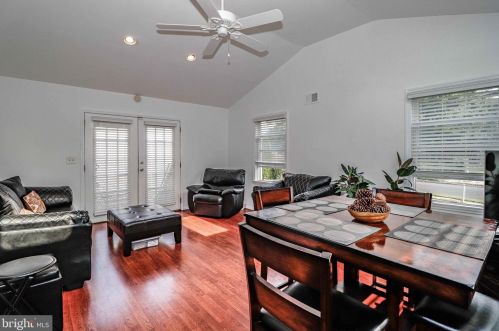 301 Hollywood Dr, Trenton NJ 08609-1805 exterior