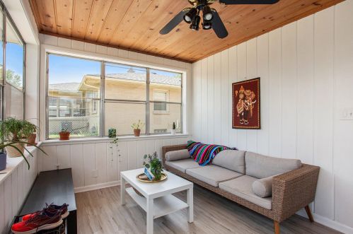 762 Tamarack Ave, Grand Rapids, MI 49504-4349