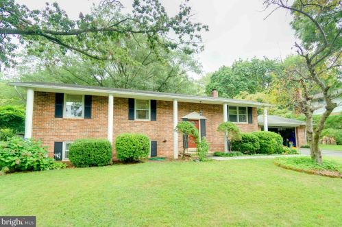 16527 Grande Vista Dr, Rockville, MD 20855-1917