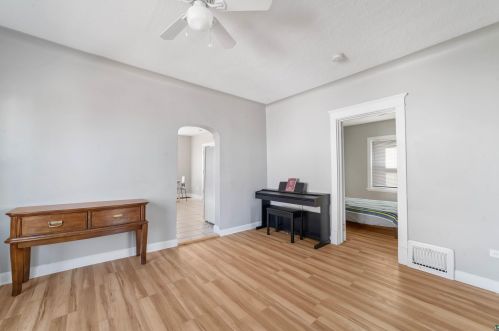 819 9th Ave, Duluth MN 55805-1405 exterior