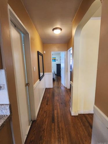 2709 Dewitt Pl, Bronx NY 10469-5558 exterior