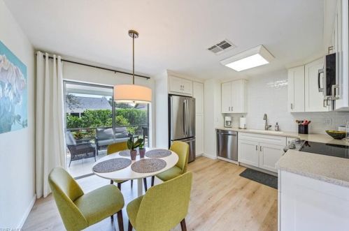 24 Kings Rd, Naples FL 34112-0628 exterior