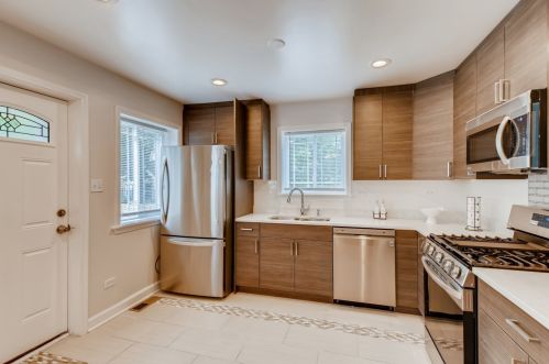 7656 Bosworth Ave, Chicago IL  60626-1217 exterior