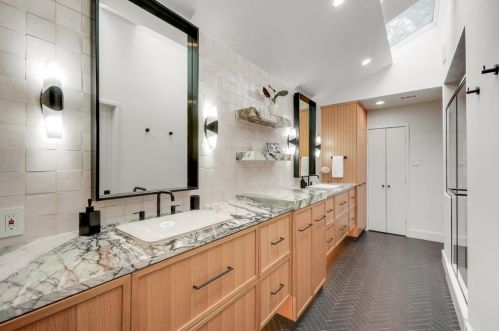 5642 Bent Tree Dr, Dallas TX 75248-2010 exterior