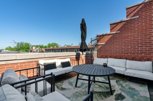 2666 Southport Ave, Chicago IL  60614-1228 exterior